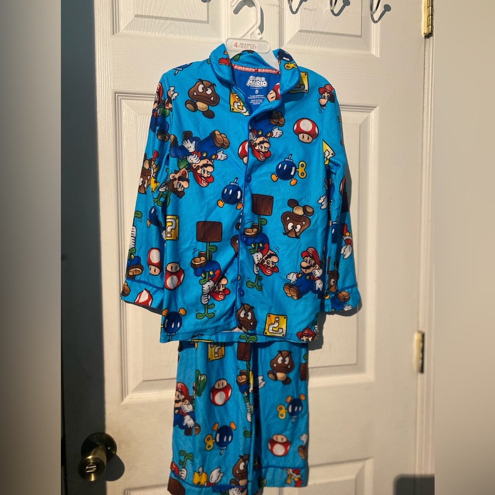 SIZE 8 PJ MARIO BROS (each $8.00)